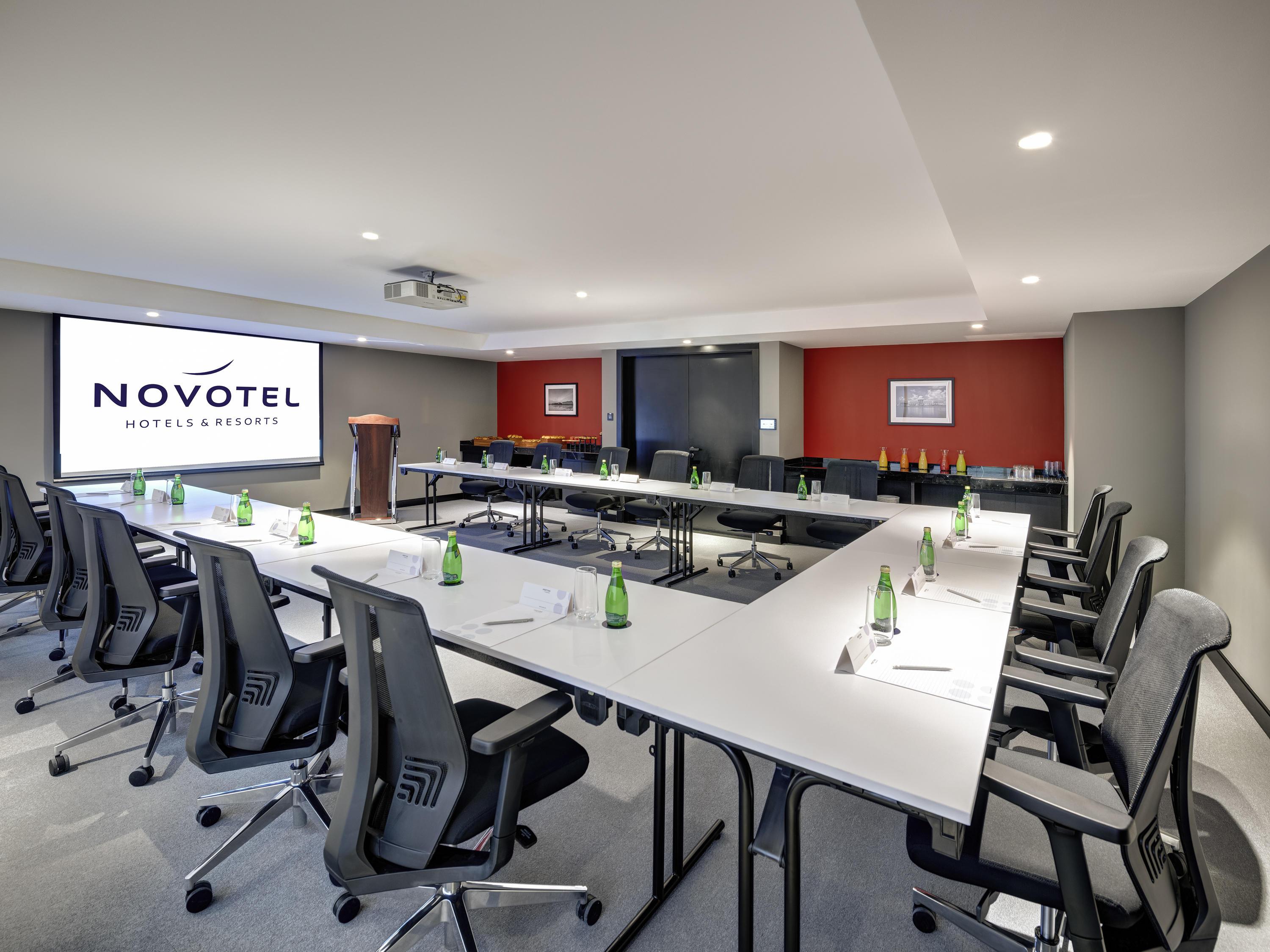 Novotel Expo Centre Отель 4*